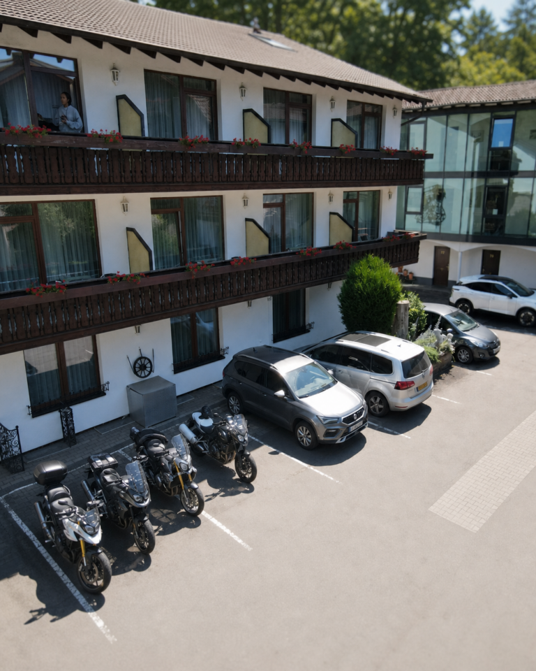 Der perfekte Motorradhalt im Barbarossahof – Biker-freundliches Hotel direkt an der Autobahn in Kaiserslautern